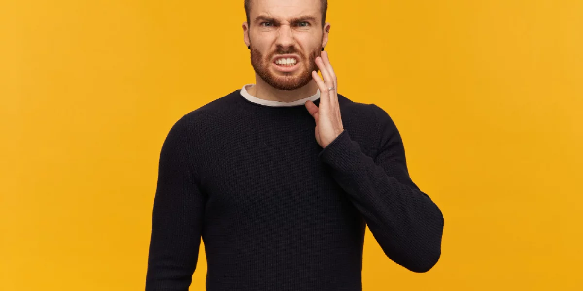 Diş Eti Çökmesi: Nedenleri, Belirtileri ve Tedavi Yöntemleri