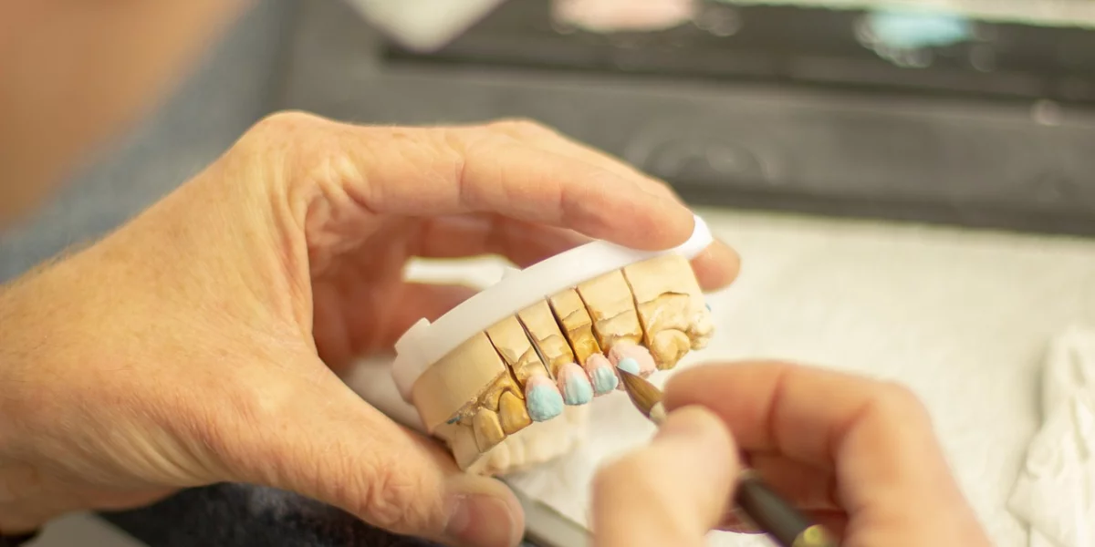 Diş Protezleri Hakkında Bilmeniz Gereken 12 Şey