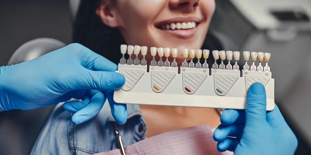 Diş Kaplamalarının Faydaları: Gülüşünüzü Yenilemek İçin Neden Tercih Etmelisiniz?